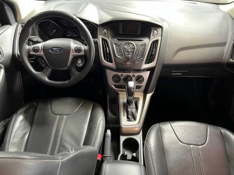 FORD - FOCUS - 2014/2015 - Cinza - Sob Consulta