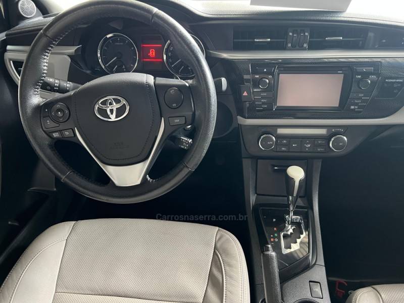 TOYOTA - COROLLA - 2015/2016 - Branca - Sob Consulta