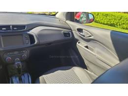 CHEVROLET - ONIX - 2017/2018 - Vermelha - Sob Consulta