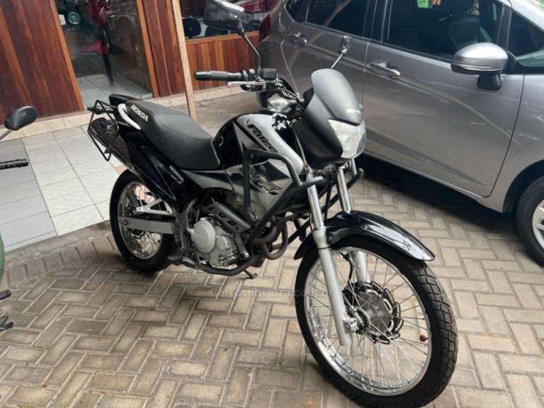 HONDA - NX 400I FALCON - 2005/2005 - Preta - Sob Consulta