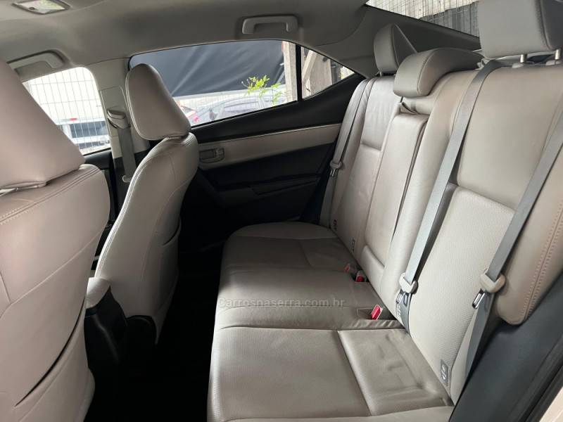 TOYOTA - COROLLA - 2015/2016 - Branca - Sob Consulta