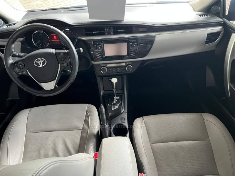 TOYOTA - COROLLA - 2015/2016 - Branca - Sob Consulta