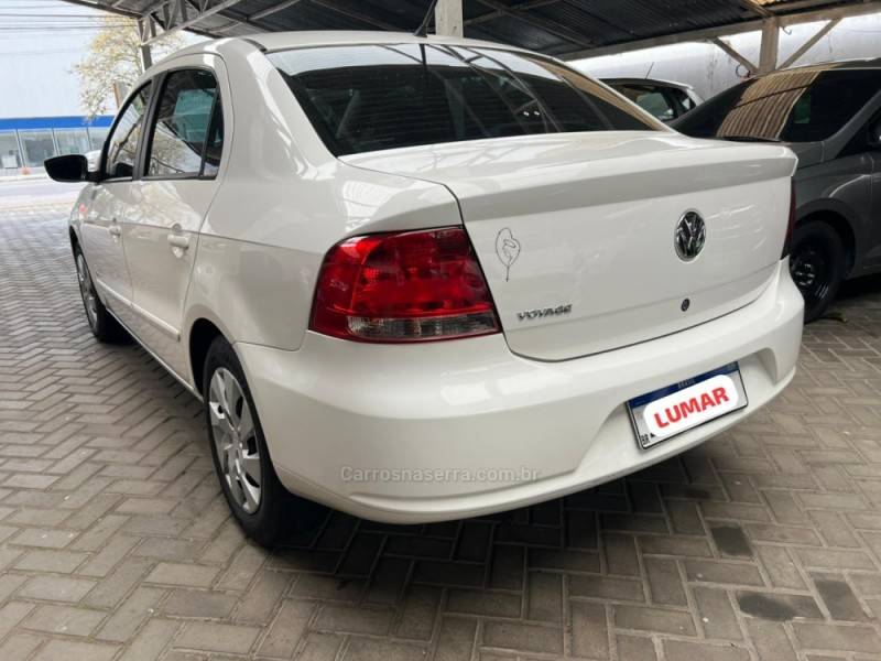 VOLKSWAGEN - VOYAGE - 2011/2012 - Branca - Sob Consulta