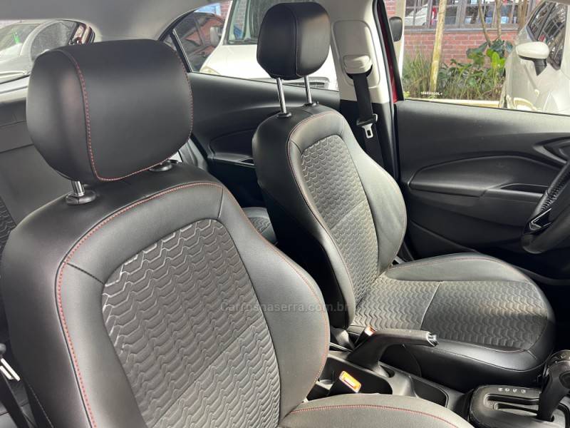 CHEVROLET - ONIX - 2017/2018 - Vermelha - Sob Consulta