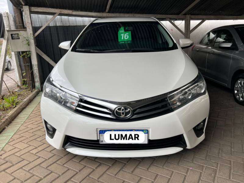 TOYOTA - COROLLA - 2015/2016 - Branca - Sob Consulta