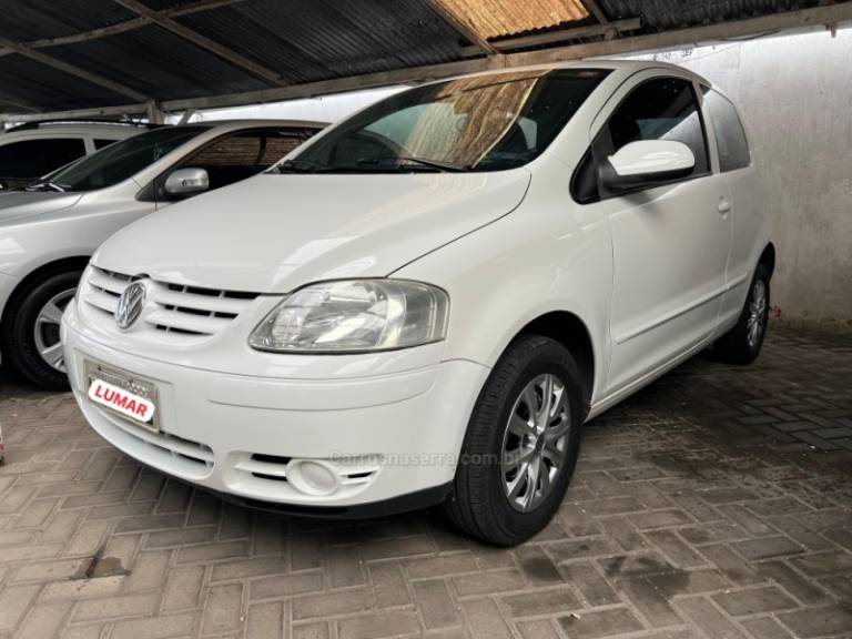 VOLKSWAGEN - FOX - 2005/2006 - Branca - Sob Consulta