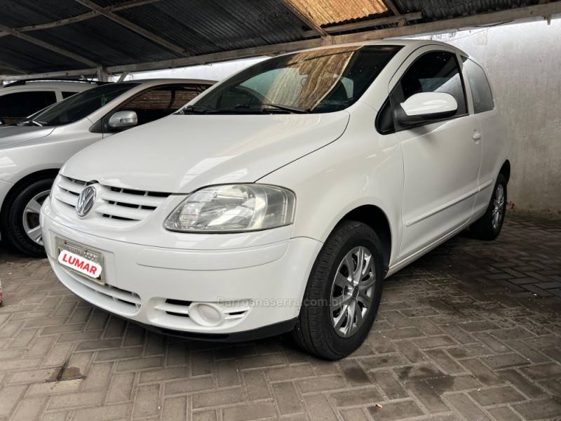 VOLKSWAGEN - FOX - 2005/2006 - Branca - Sob Consulta