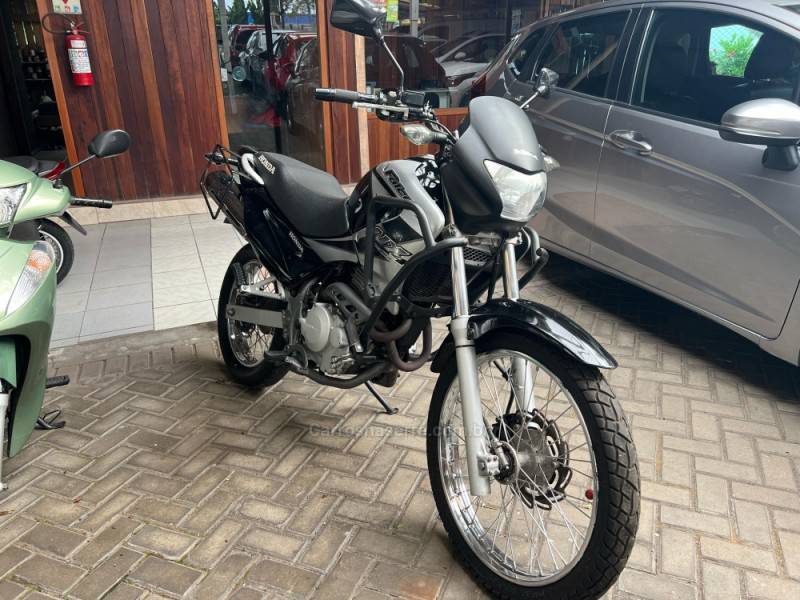 HONDA - NX 400I FALCON - 2005/2005 - Preta - Sob Consulta