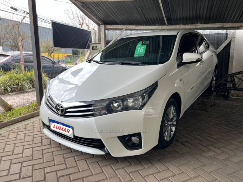 TOYOTA - COROLLA - 2015/2016 - Branca - Sob Consulta
