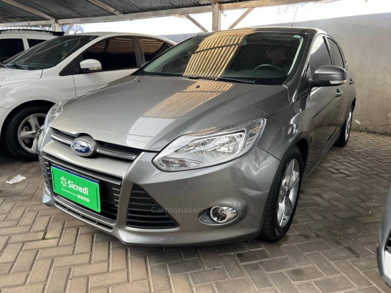 FORD - FOCUS - 2014/2015 - Cinza - Sob Consulta