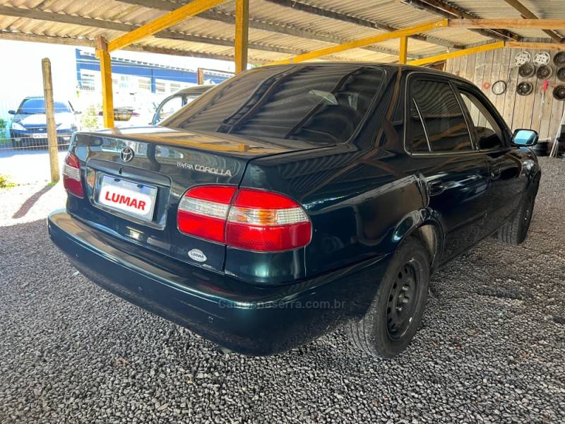 TOYOTA - COROLLA - 2001/2001 - Verde - Sob Consulta