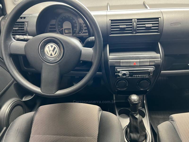 VOLKSWAGEN - FOX - 2005/2006 - Prata - Sob Consulta