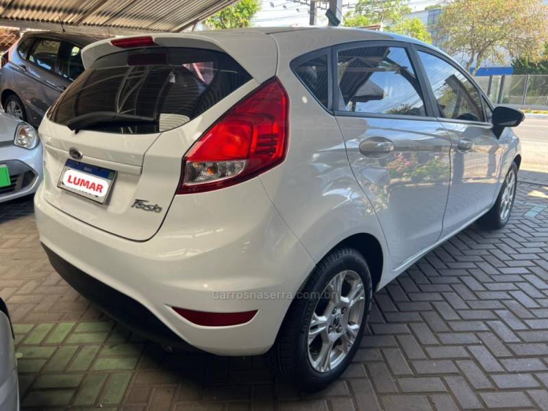 FORD - FIESTA - 2014/2015 - Branca - Sob Consulta