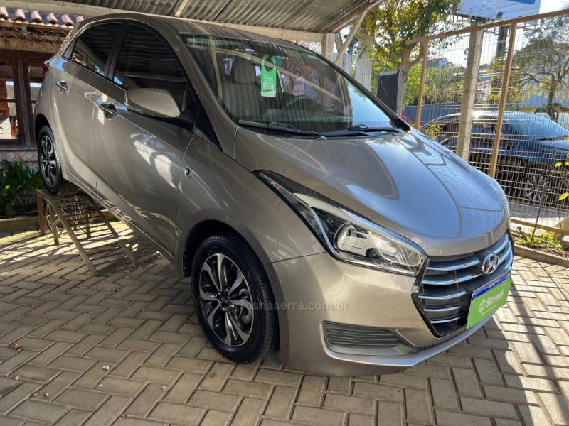 HYUNDAI - HB20 - 2018/2019 - Prata - Sob Consulta