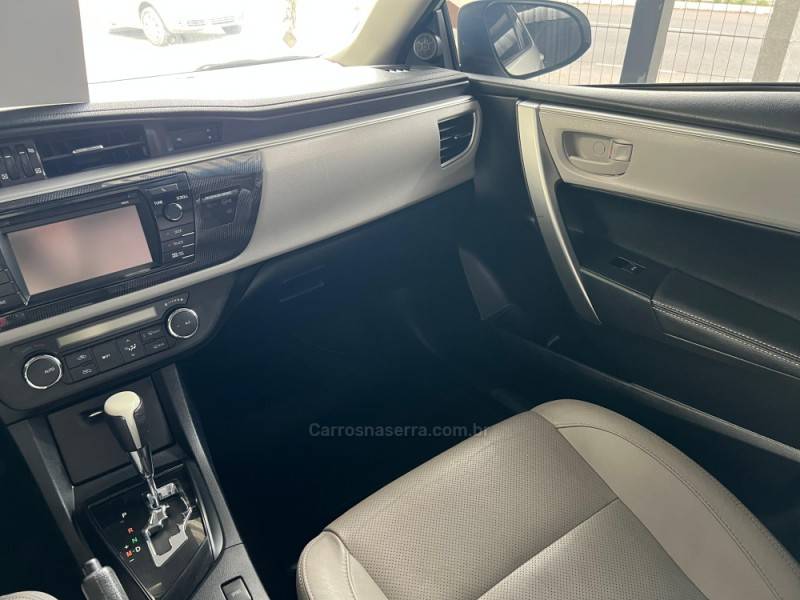 TOYOTA - COROLLA - 2015/2016 - Branca - Sob Consulta