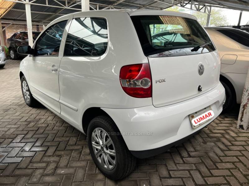 VOLKSWAGEN - FOX - 2005/2006 - Branca - Sob Consulta
